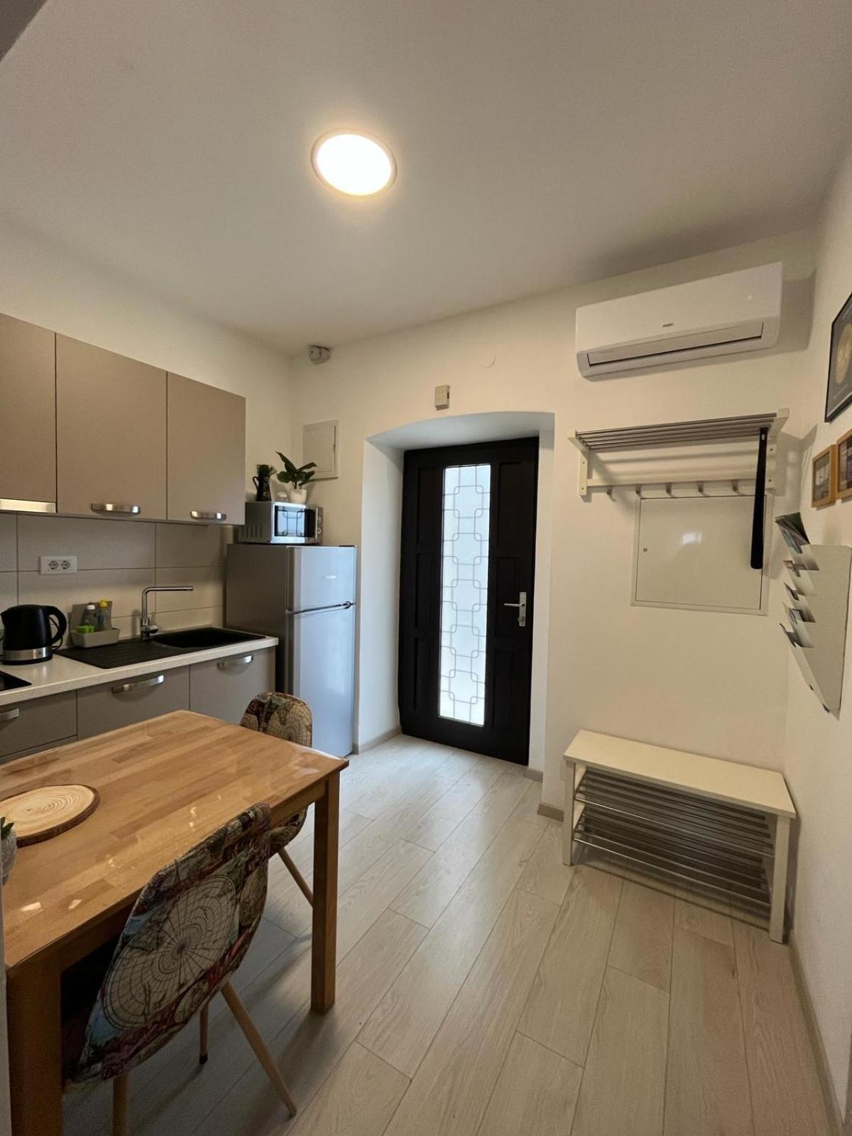 Apartment Arena Pula Bagian luar foto