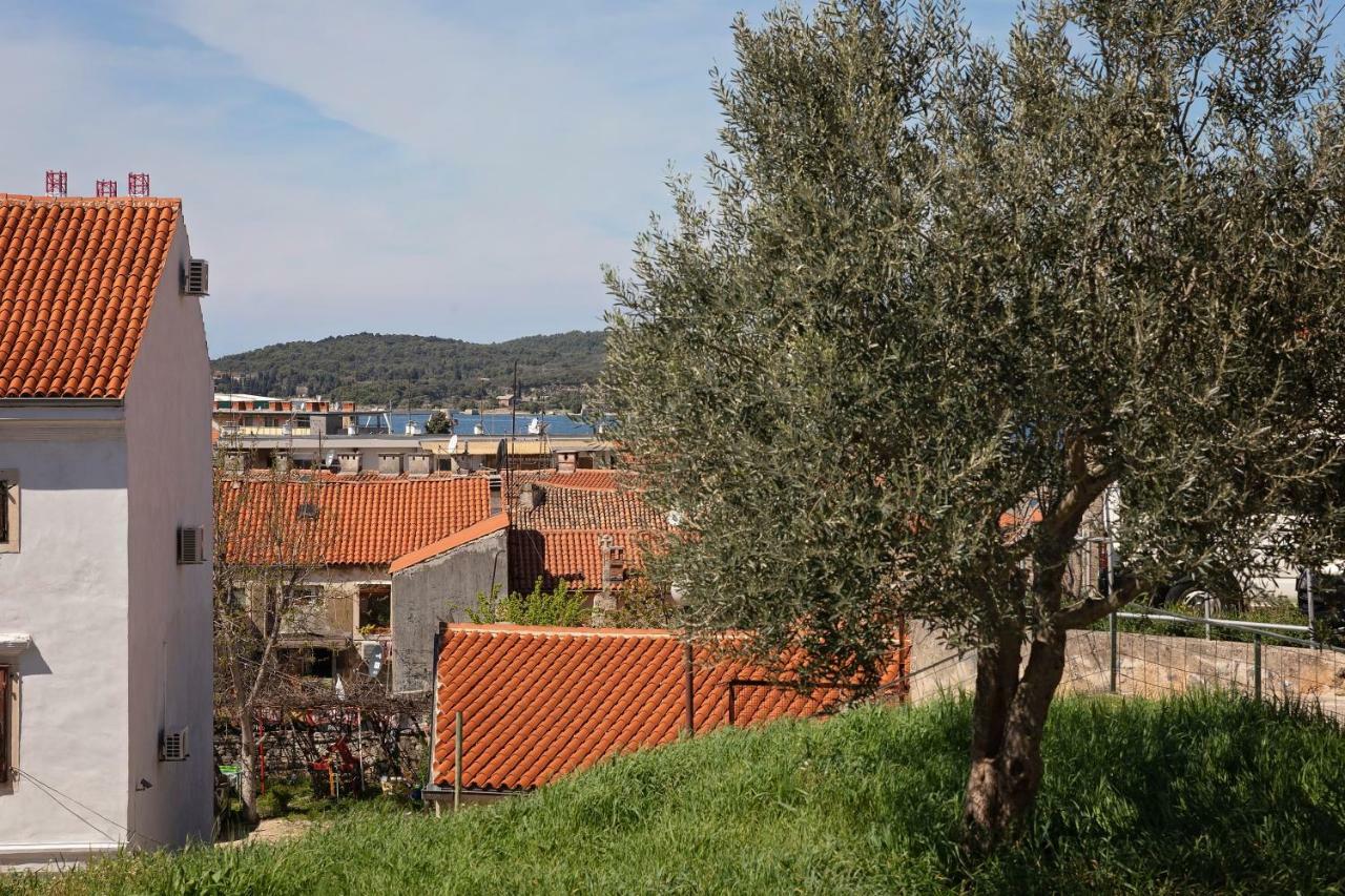 Apartment Arena Pula Bagian luar foto