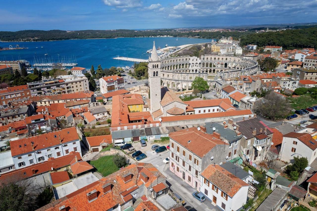 Apartment Arena Pula Bagian luar foto