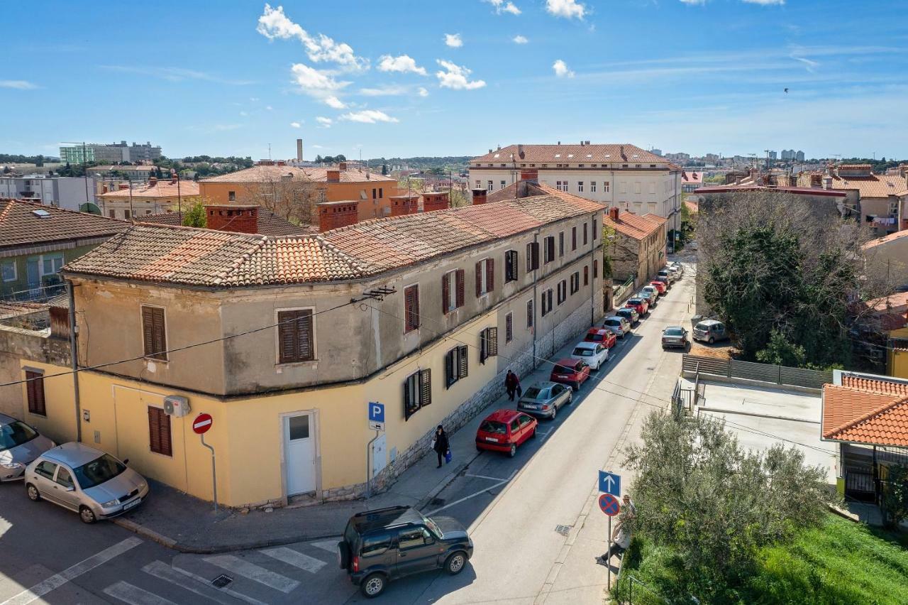 Apartment Arena Pula Bagian luar foto
