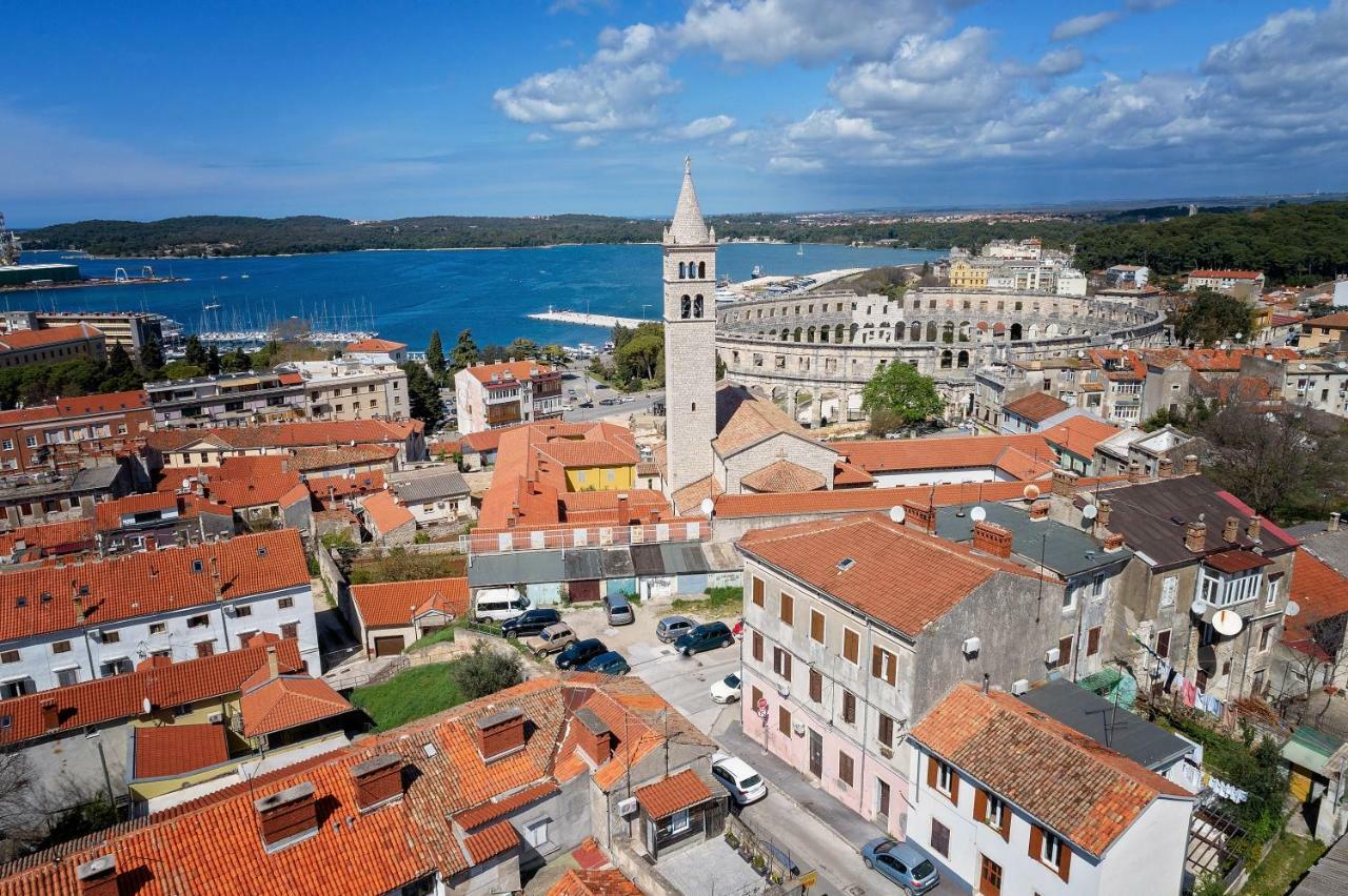 Apartment Arena Pula Bagian luar foto