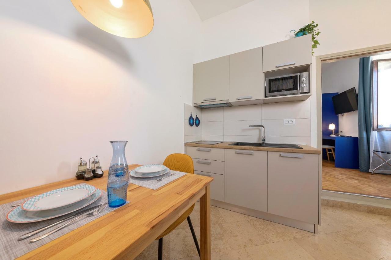 Apartment Arena Pula Bagian luar foto
