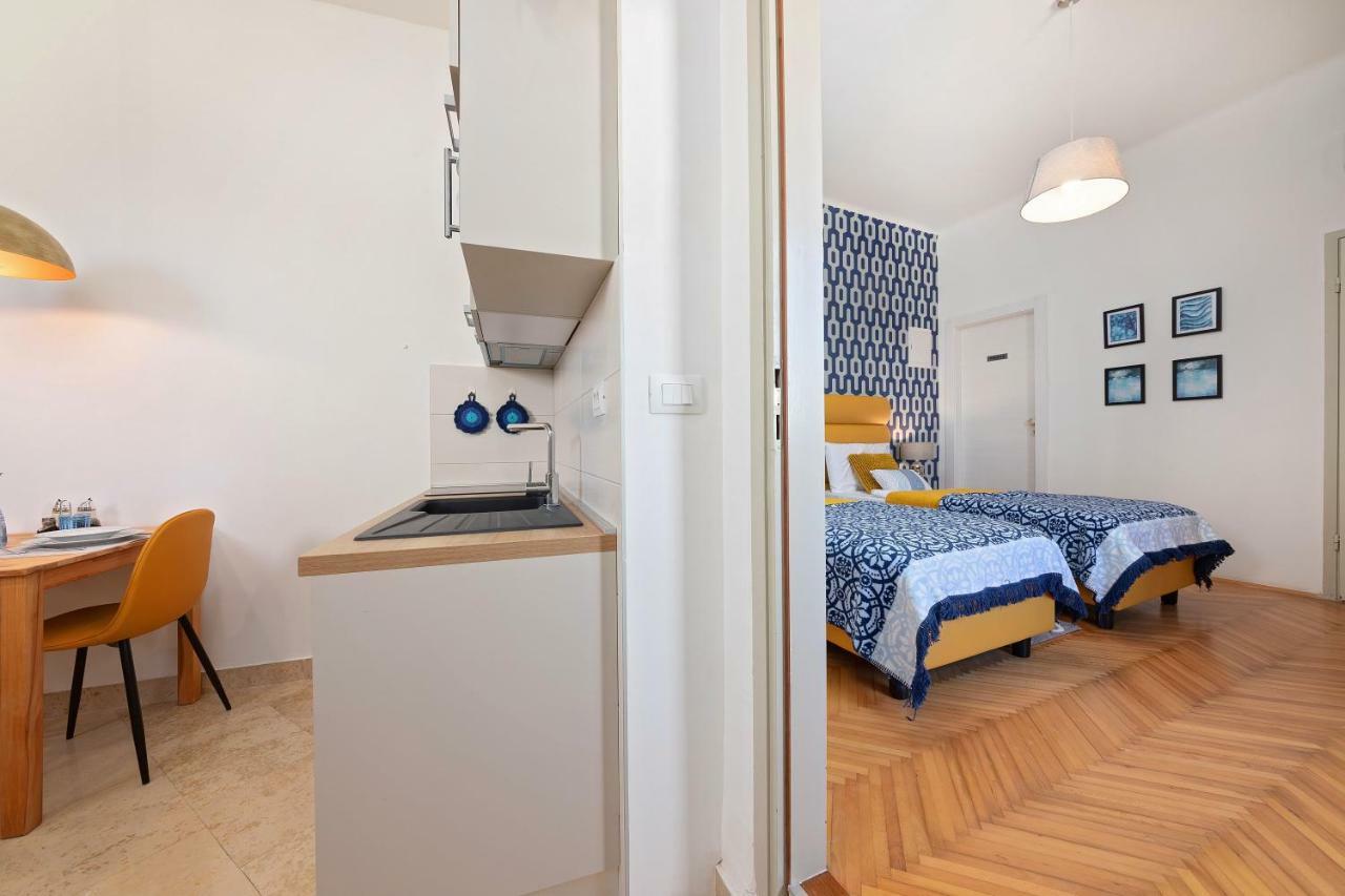 Apartment Arena Pula Bagian luar foto